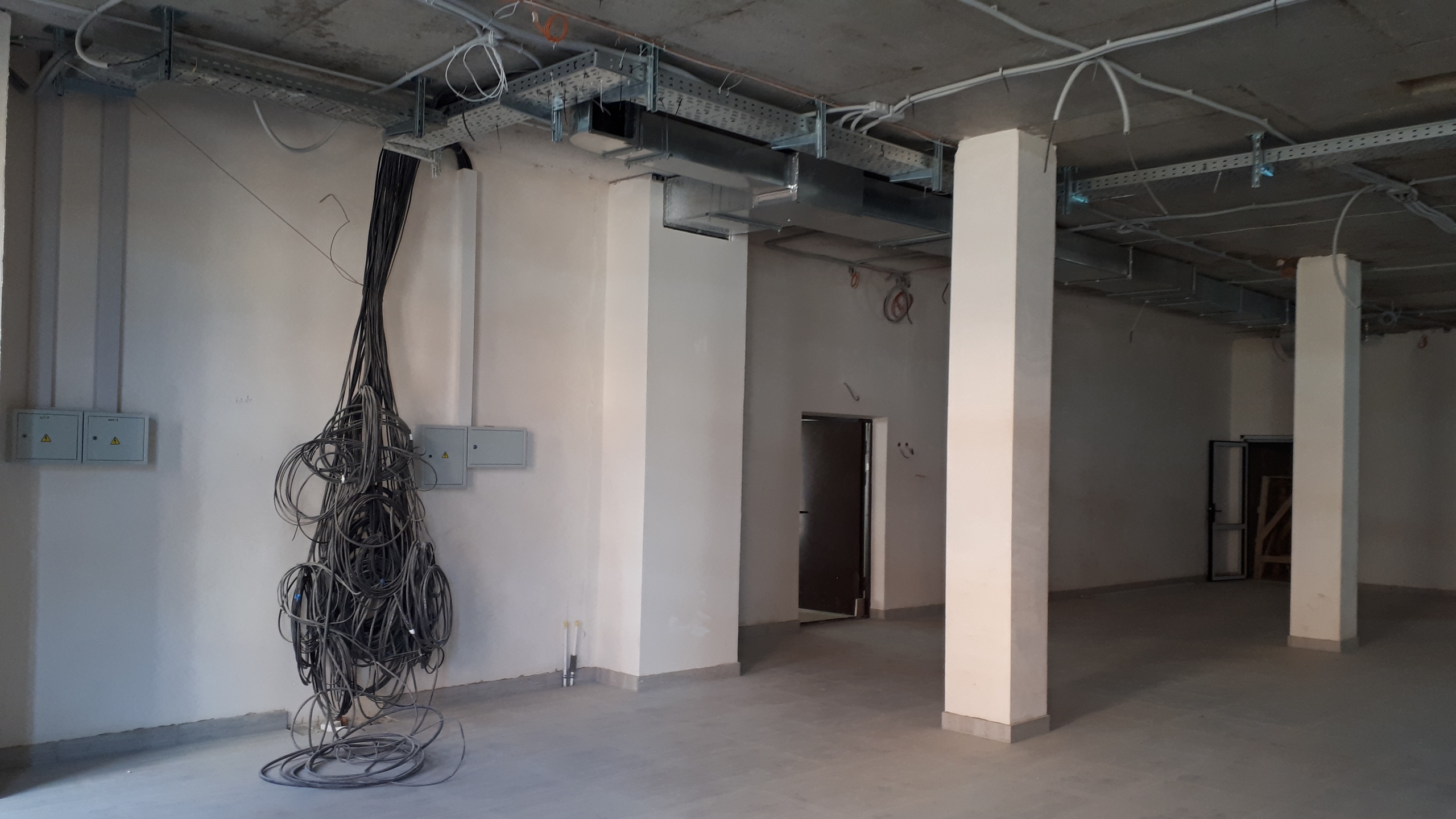 Монтаж лотков для кабеля