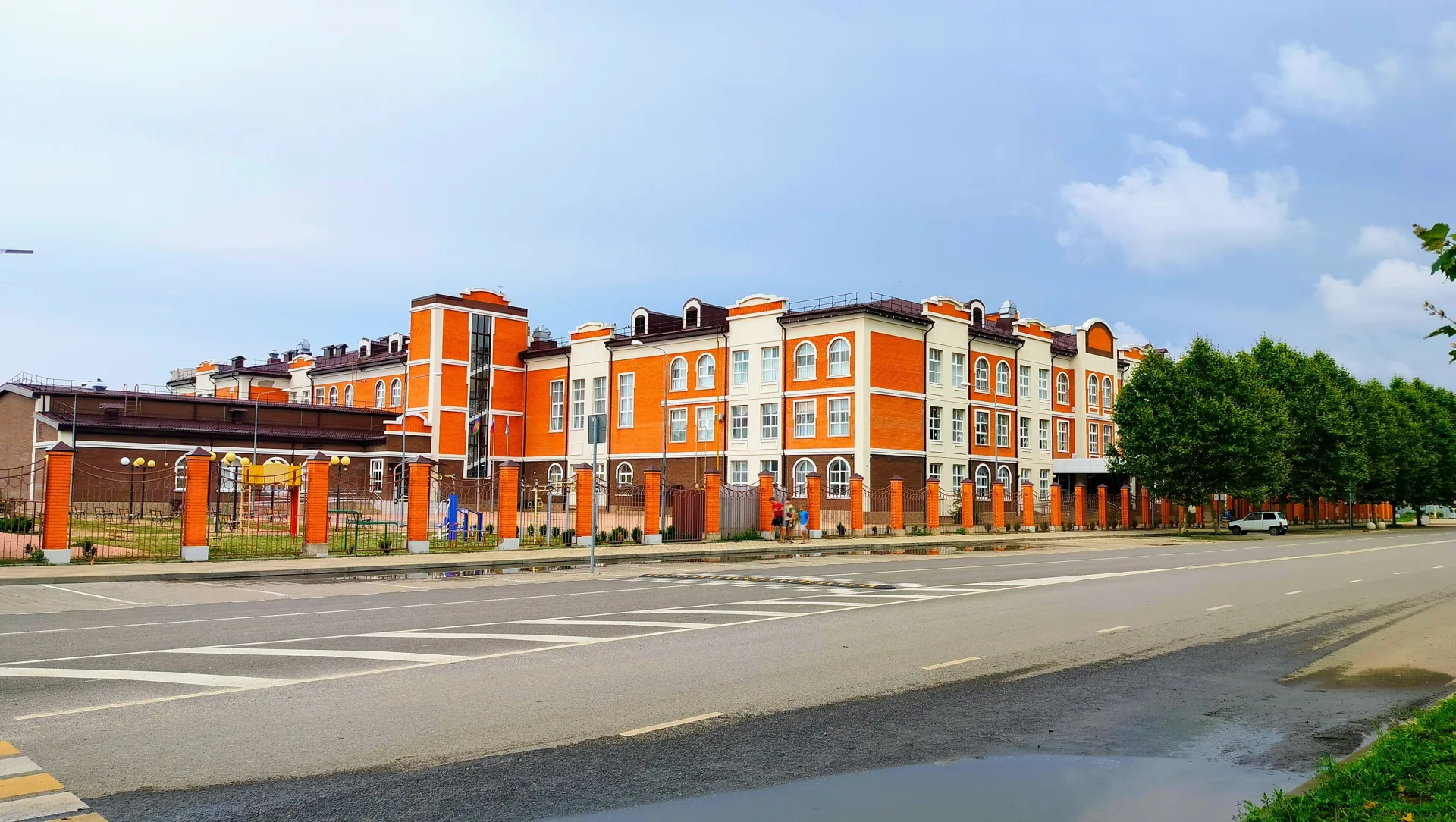 Электромонтаж и испытания в СОШ № 1 Приморско-Ахтарск