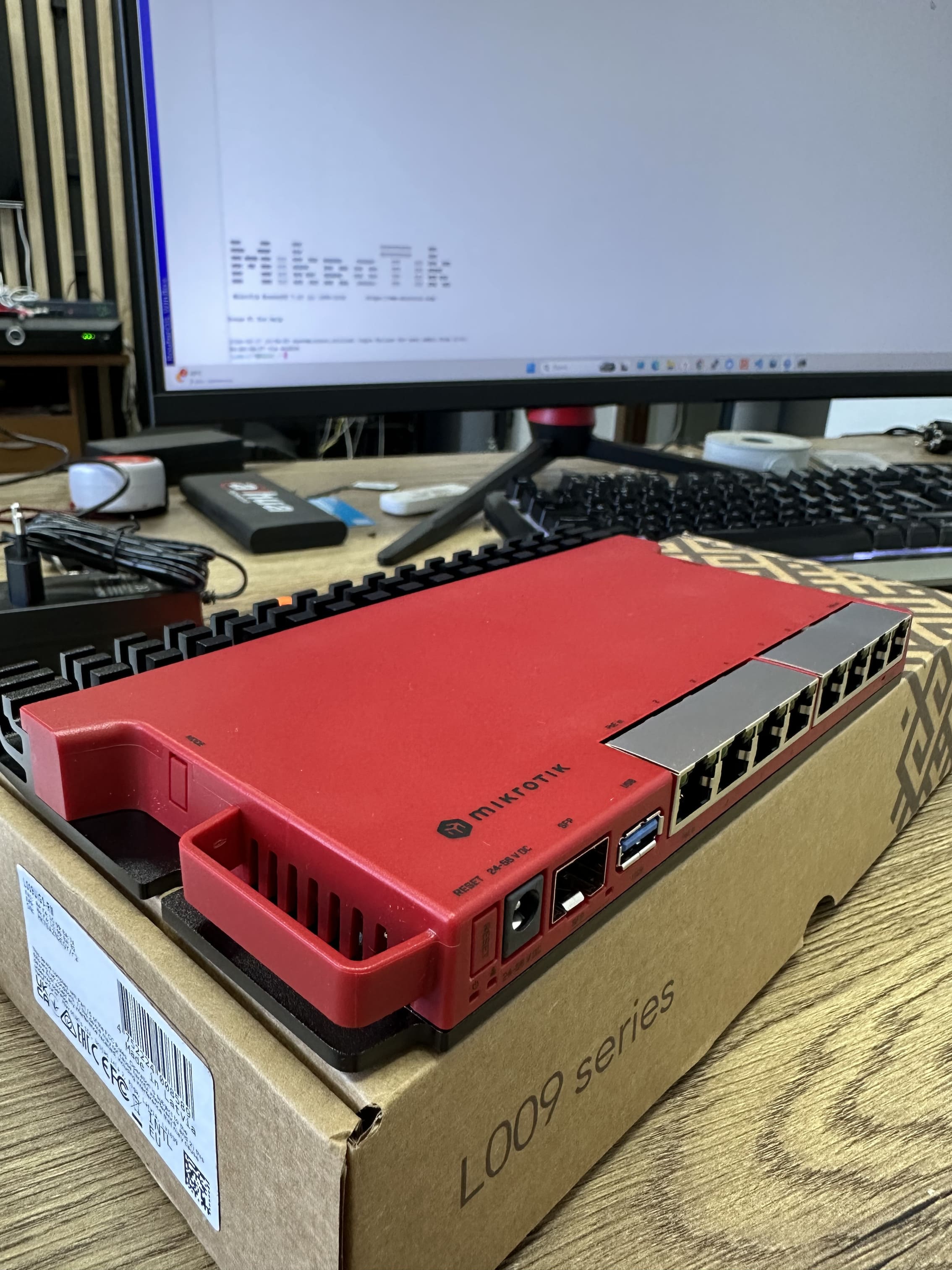 Mikrotik L009UiGS-RM
